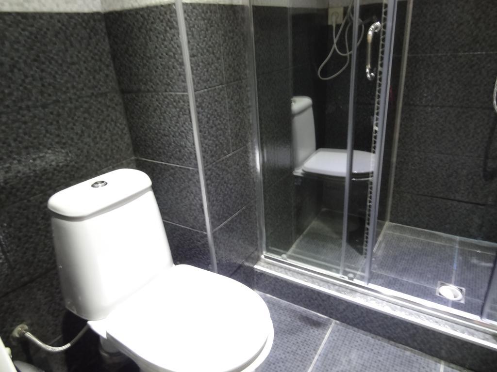 Apartment On Khimshiashvili Batumi Room photo
