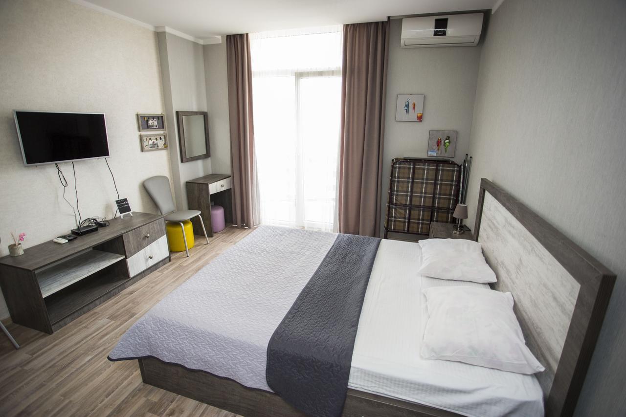 Apartment On Khimshiashvili Batumi Exterior photo